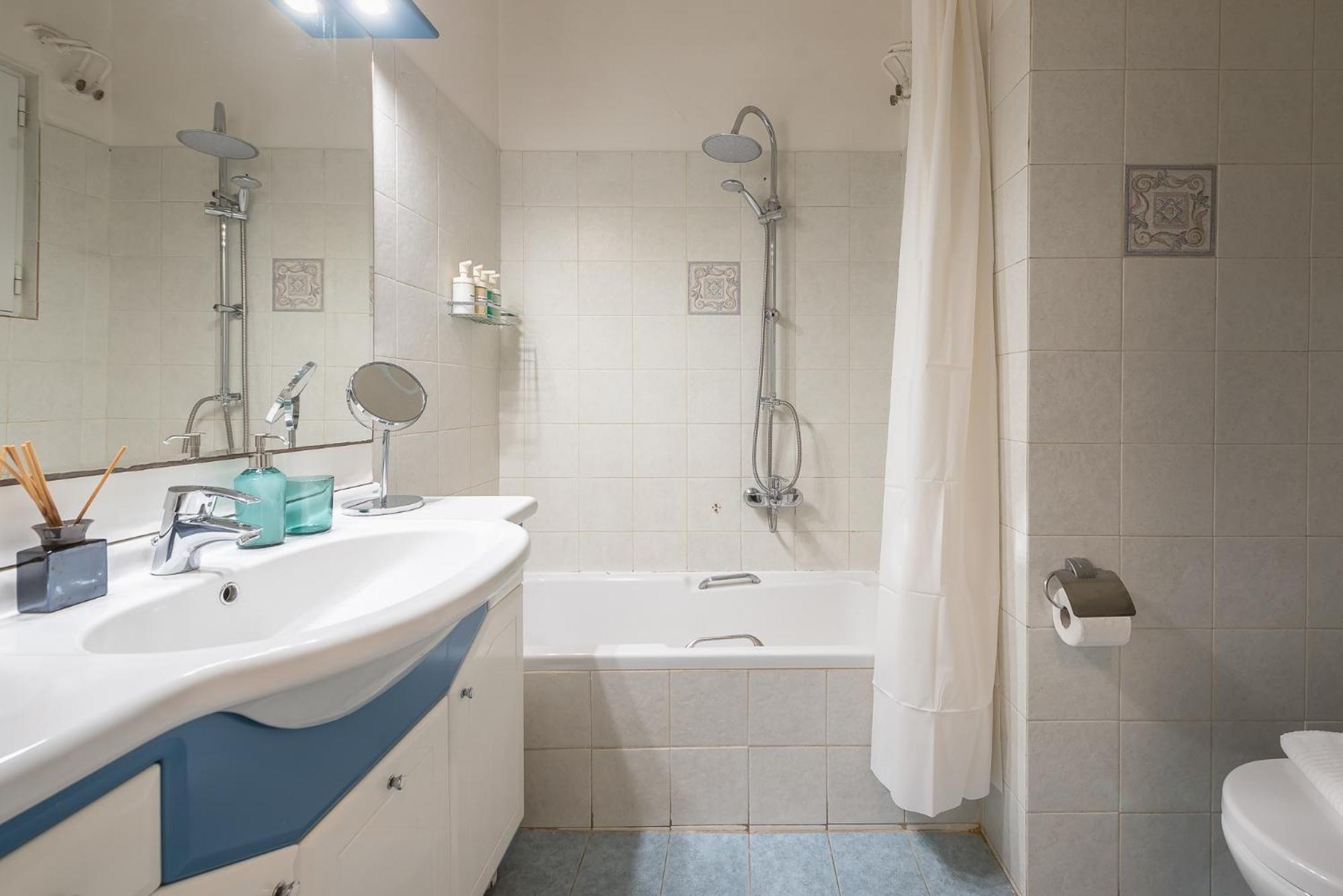 Spacious 2Bds Apt With Acropolis View In Center أثينا المظهر الخارجي الصورة